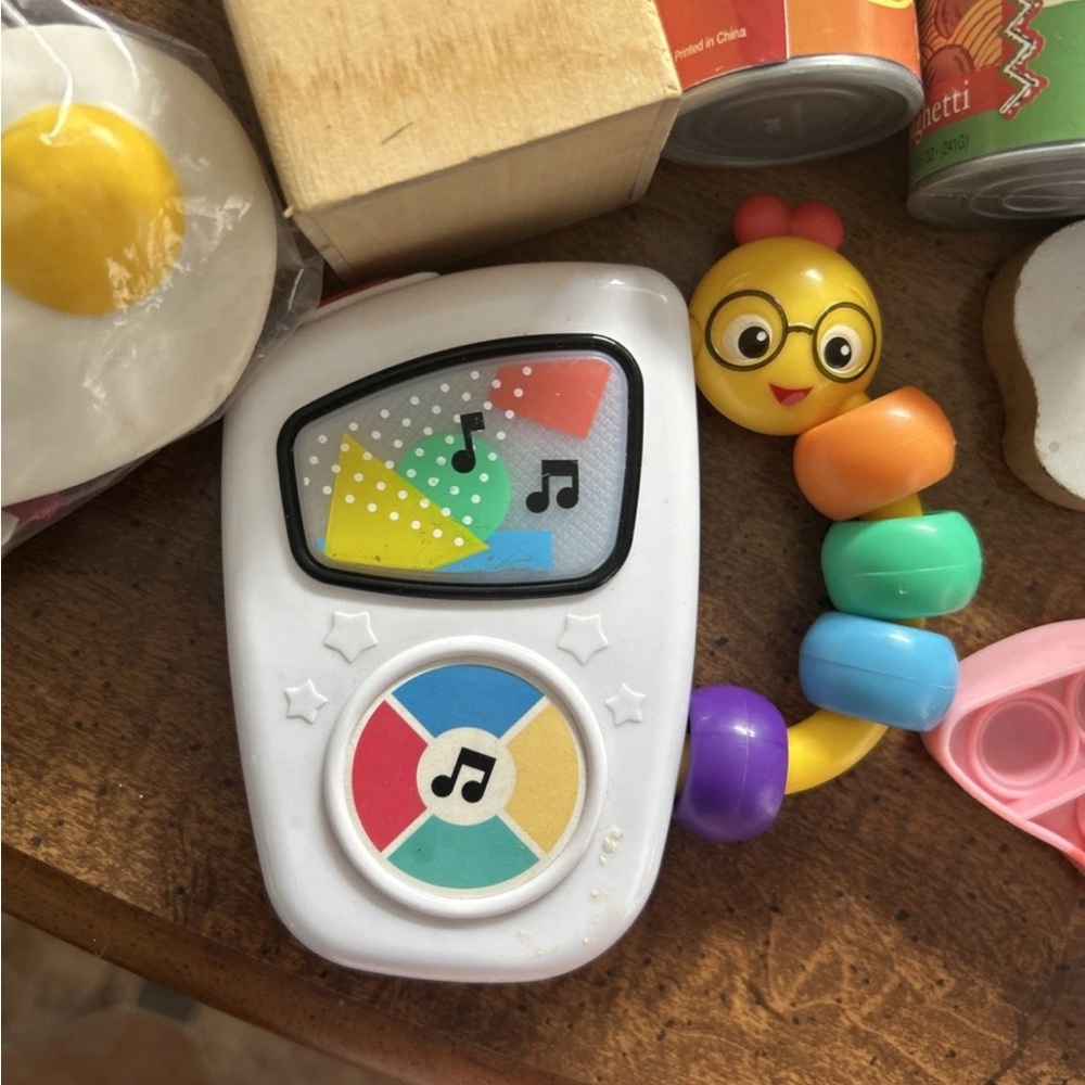 Large Toy Bundle (play Food Pots, Pans, Books, Utensils, Dry Erase Board Bubble) - Picture 7 of 12
